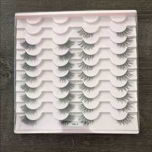 Set of Cat Eye False Eyelashes